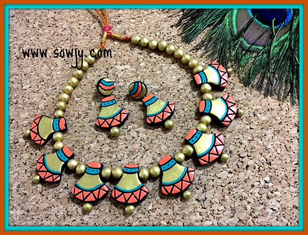 Trendy Designer Terracotta Choker Set In Shades of Orange,Green and Gold!!!
