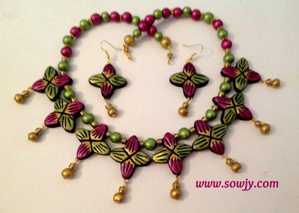 Choker Set in Metallic Maroon and Green!!!!!