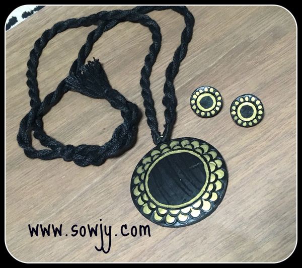 Round Self Designed Terracotta pendant and earrings in Black and Gold in a long rope!!!