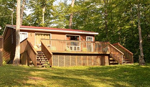 Exterior of Motel Rooms 4&5  at Red Lodge Resort, Manitoulin Island