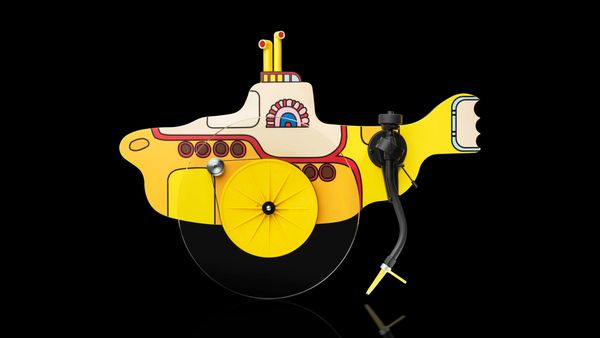 PRO-JECT AUDIO THE BEATLES' YELLOW SUBMARINE TURNTABLE COLLECTOR'S EDITION