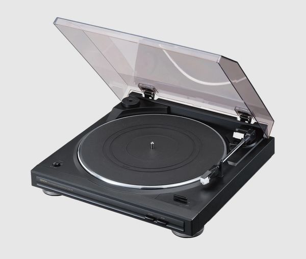 DENON DP-29F BELT DRIVEN ANALOG TURNTABLE