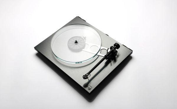 REGA PLANAR 3 RS EDITION TURNTABLE
