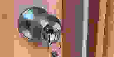 Entrance handle knob set