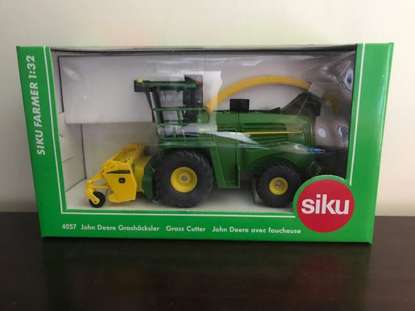 Siku 132 Scale John Deere 7400 Self Propelled Forage Harvester W Uk 8160