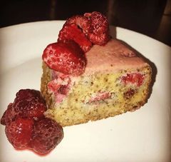Raspberry Mudcake 1 kilo loaf tin