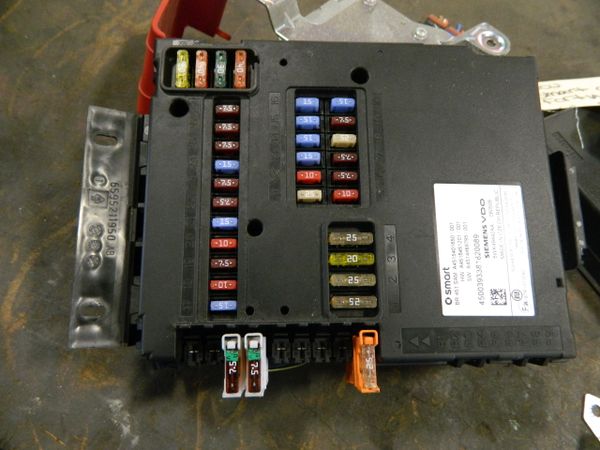 FUSE BLOCK/BOX SMART CAR FORTWO PURE/PASSION 2008 | Online ... 2009 smart fortwo fuse box 